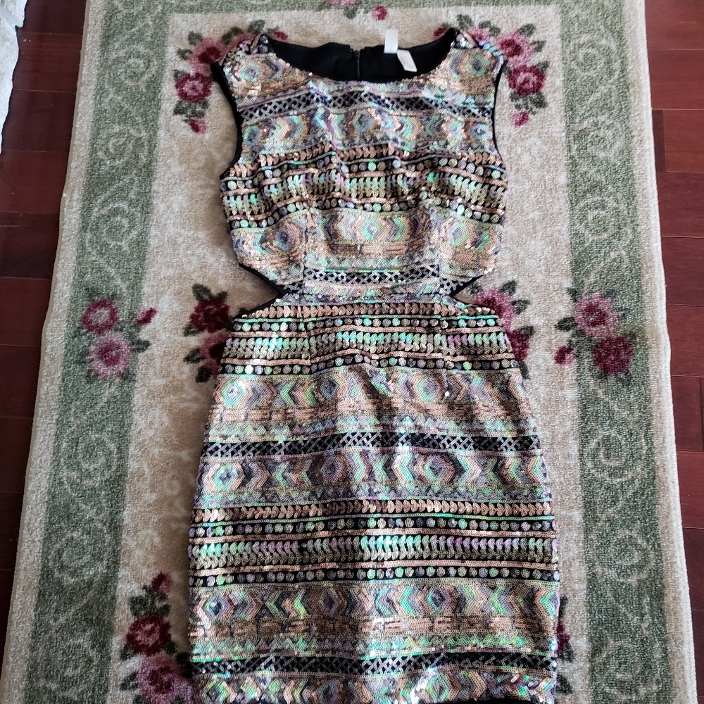 FOREVER 22 Exlusive sequin Dress
